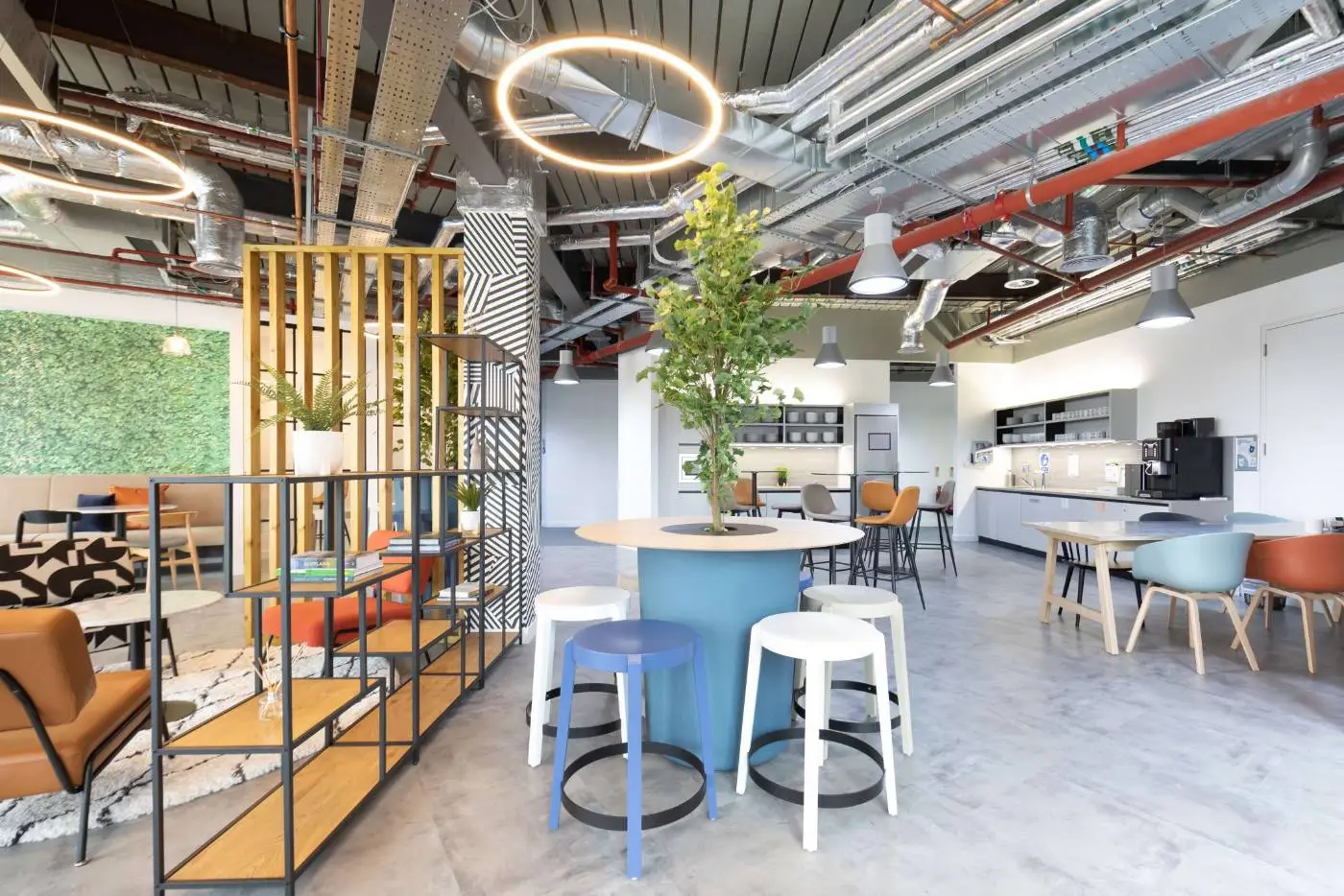 café and lounge floor